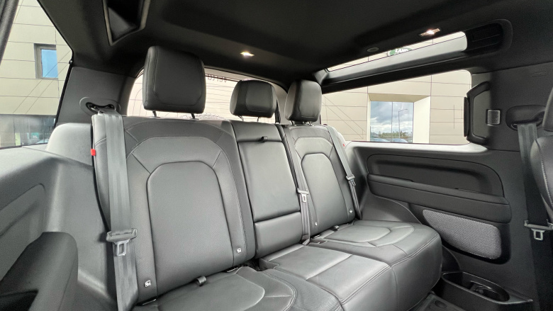 Land Rover Defender 2.0 P300 X-Dynamic SE 90 3dr Auto Petrol Estate